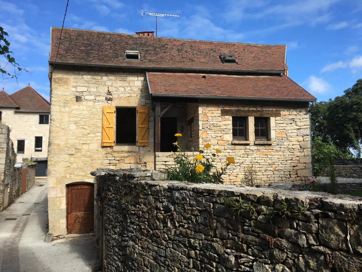 Maison En Pierres Au Coeur Du Village Medieval De Villeneuve Bagian luar foto