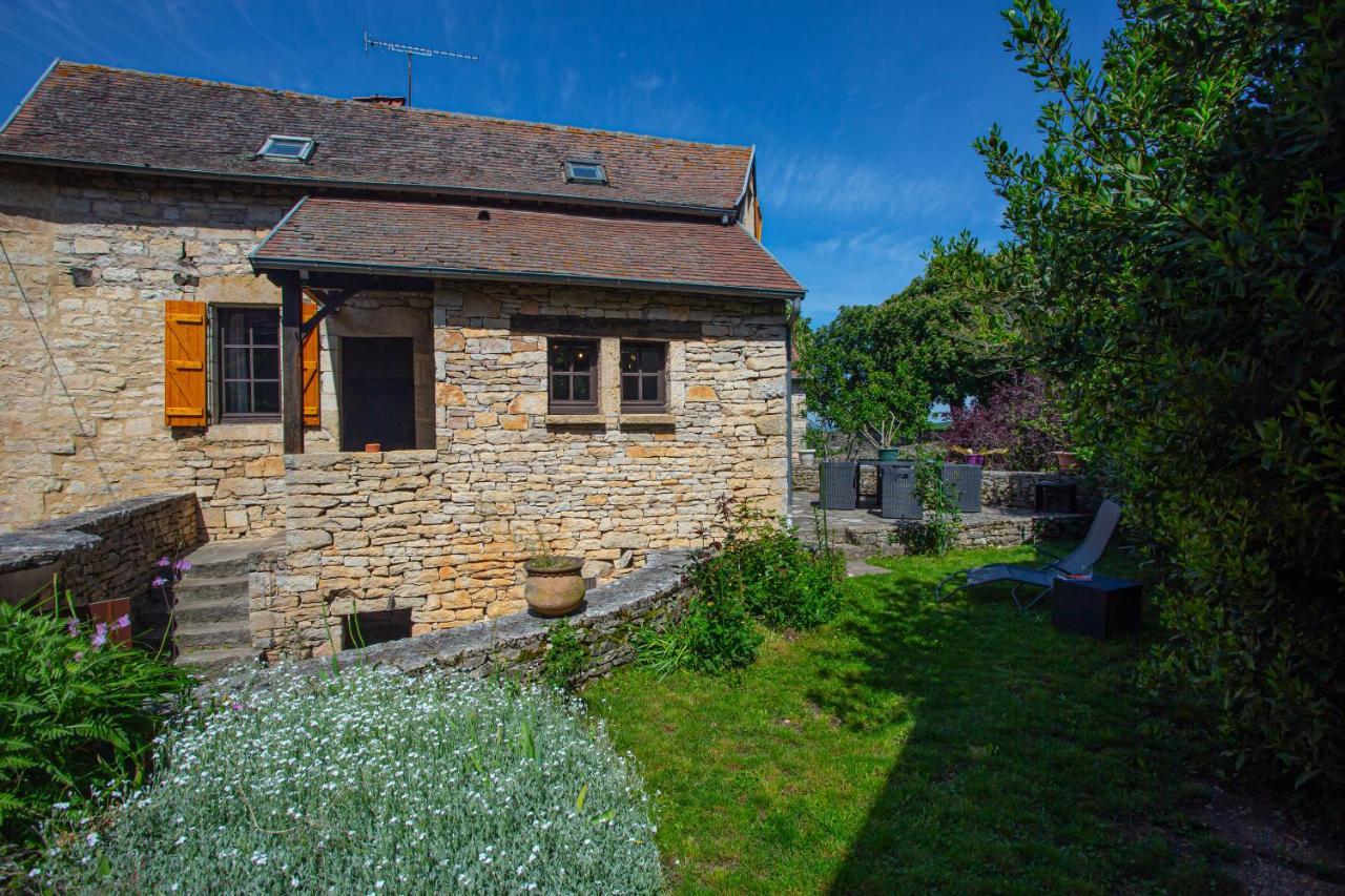 Maison En Pierres Au Coeur Du Village Medieval De Villeneuve Bagian luar foto